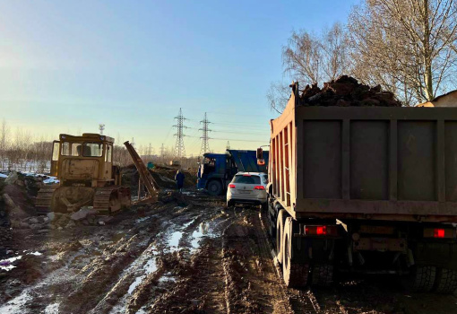 Незаконный сброс строительного мусора пресекли в Ленинском округе